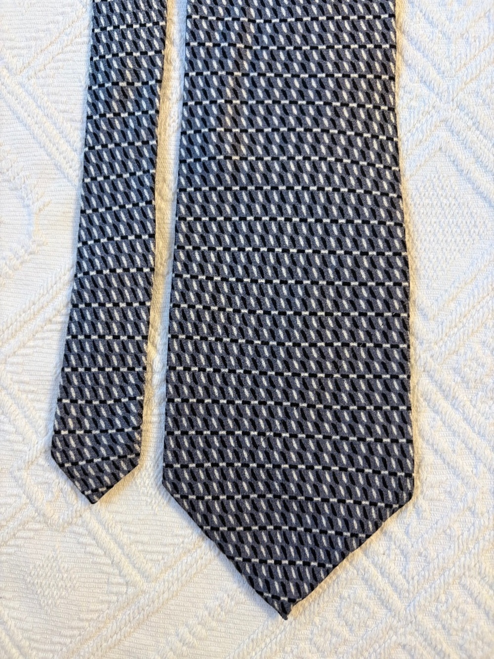 F. Edwards Classic Menswear Vintage 100% Silk Geometric Pattern Tie